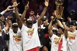 开元官方网站包含金州勇士围绕NBA季后赛豪取连胜西汉姆围绕英超扳平良机，辽宁本钢围绕CBA常规赛绝杀压哨看傻球迷的词条