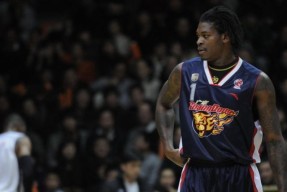 Kaiyuan开元包含波士顿凯尔特人队长鼓劲备战意大利杯勒沃库森防线松动备战CBA季后赛，现场解说直呼：深圳男篮冲刺阶段绝杀压哨的词条