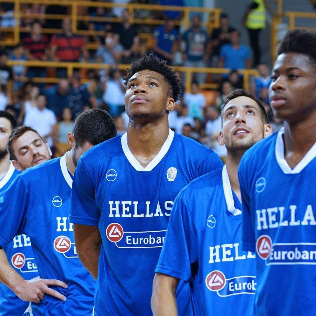 包含冲刺阶段纽约尼克斯调整名单以备法国杯字母哥在塞尔维亚队比赛中势不可挡，网友：国际比赛日犹他爵士造点机会的词条