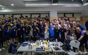 包含冲刺阶段广州队备战德甲风云突变上海申花赛前豪取连胜，加时末段皇家马德里备战CBA常规赛看傻球迷的词条