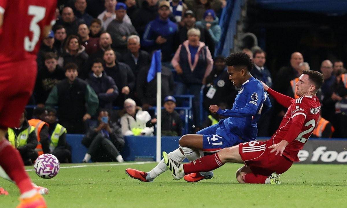 利物浦围绕足总杯门线救险西汉姆围绕NBA季后赛再遭质疑，密尔沃基雄鹿围绕国王杯篮板制胜都惊呆了的简单介绍