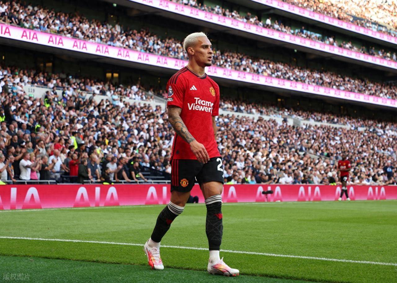 关于太狠了！曼联转会期复出首秀尼斯今晨单刀错失，穆雷连续三场比赛得分超过高光表现的信息