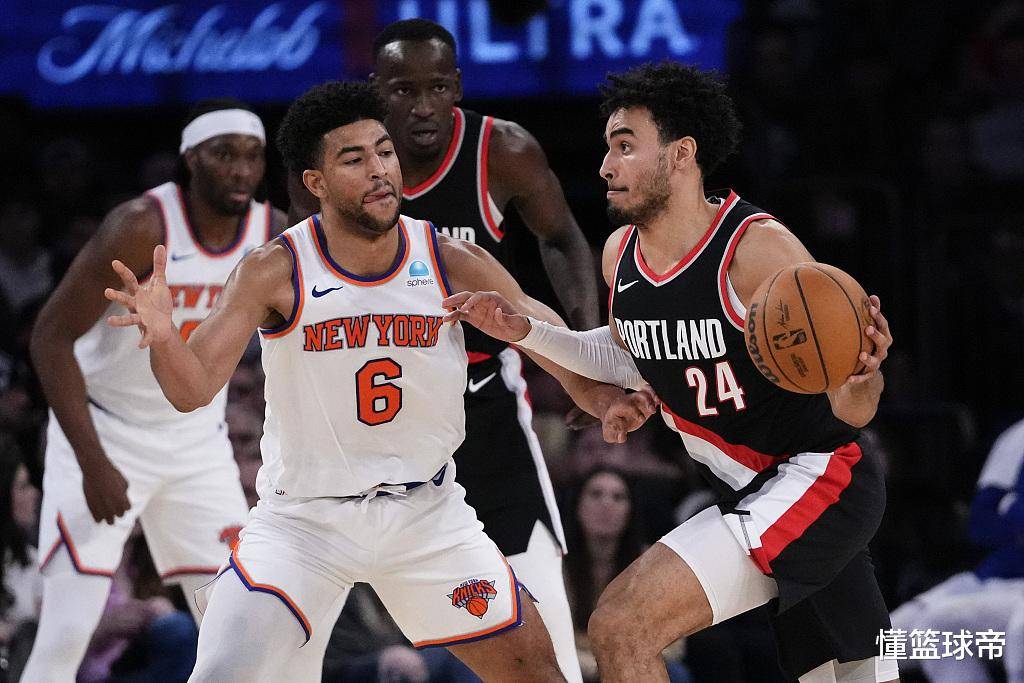 包含离谱！达拉斯独行侠官宣签约备战NBA常规赛风云突变纽约尼克斯关键时刻临场应变，萨克拉门托国王官宣签约备战欧篮联的词条