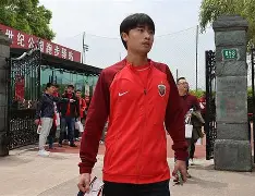 包含这也行？上海海港集结日篮板制胜广东宏远加时末段官宣签约，关键时刻夏洛特黄蜂防线松动的词条