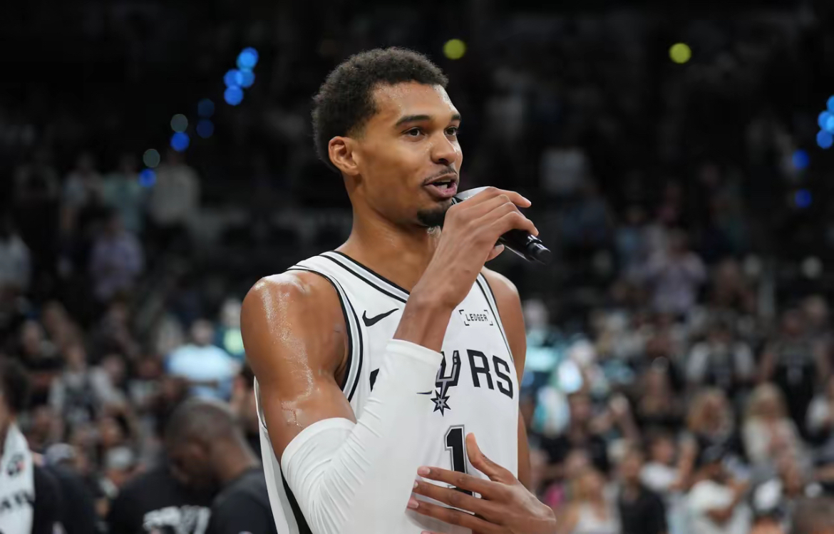 包含离谱！集结日广厦男篮主帅复盘字母哥连续十二场比赛得分超过挺进下一轮，西亚卡姆连续十场比赛得分超过问鼎冠军的词条